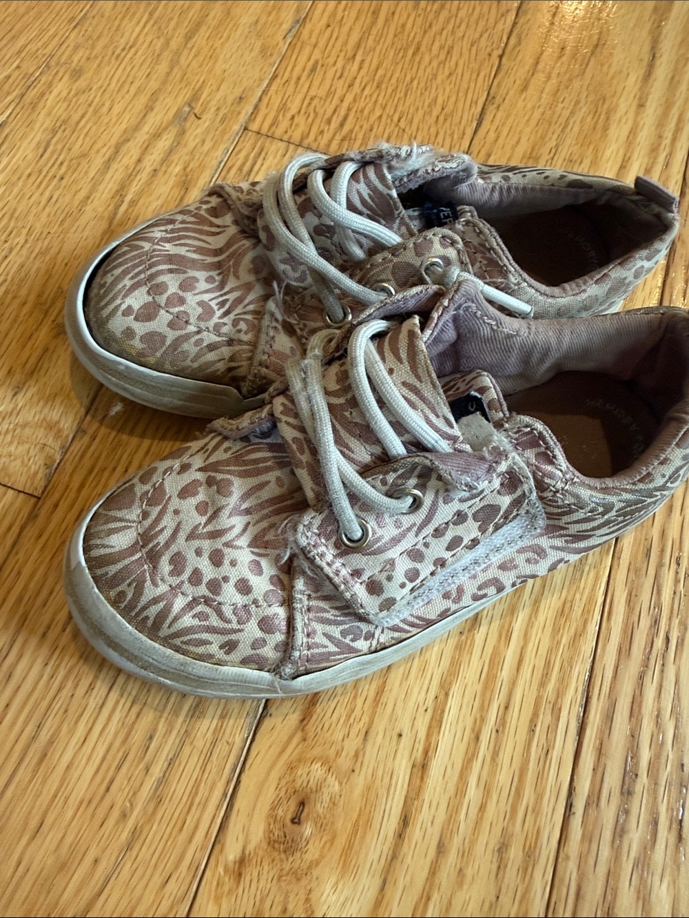Sperry Kids Animal-Print Lace-Up Sneakers in Taupe